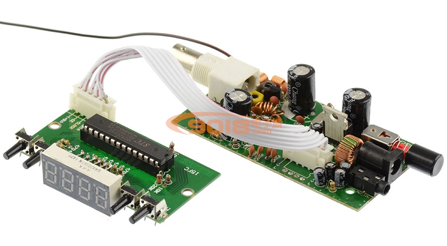 BH1415F單片機控制100米鎖相環(huán)FM調(diào)頻立體聲發(fā)射板 成品板 數(shù)碼顯示頻率