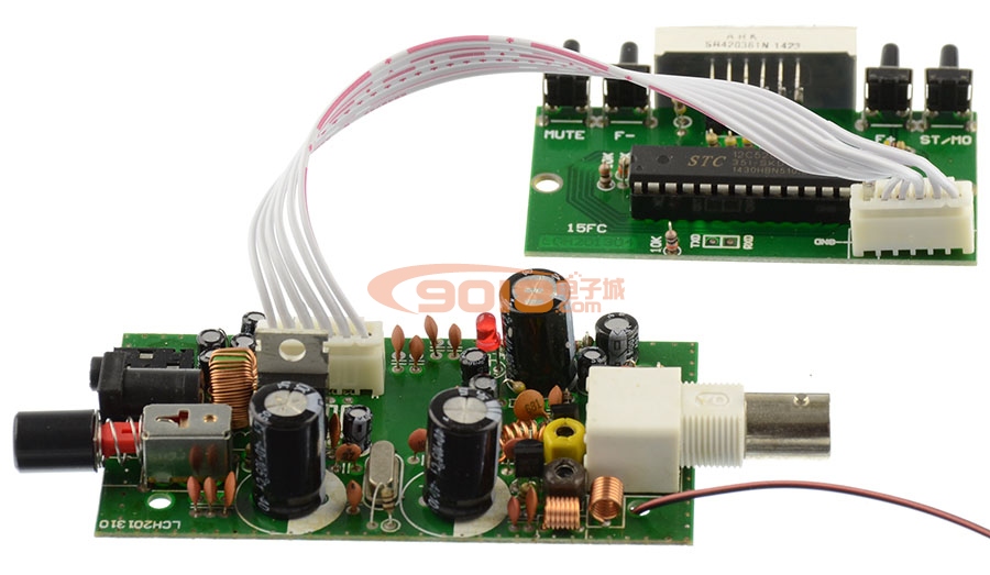 BH1415F單片機控制100米鎖相環(huán)FM調(diào)頻立體聲發(fā)射板 成品板 數(shù)碼顯示頻率