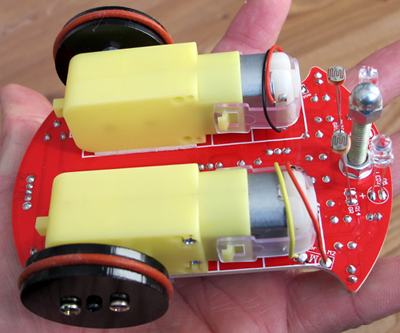 采用數(shù)字電路的循跡小車散件