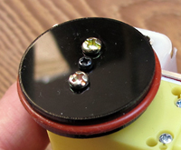 采用數(shù)字電路的循跡小車散件